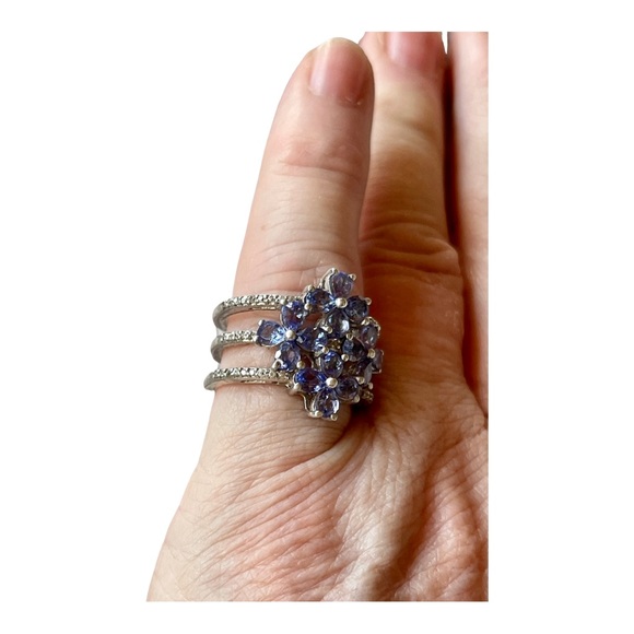 Tanzanite & Diamond Ring set in 925 Sterling. STS Artist made-Classic ring! - Picture 4 of 7